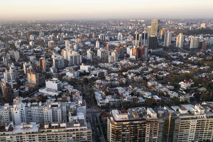 Vista aérea de Montevideo (archivo, setiembre de 2019). · Foto: Nicolás Celaya, adhocfotos