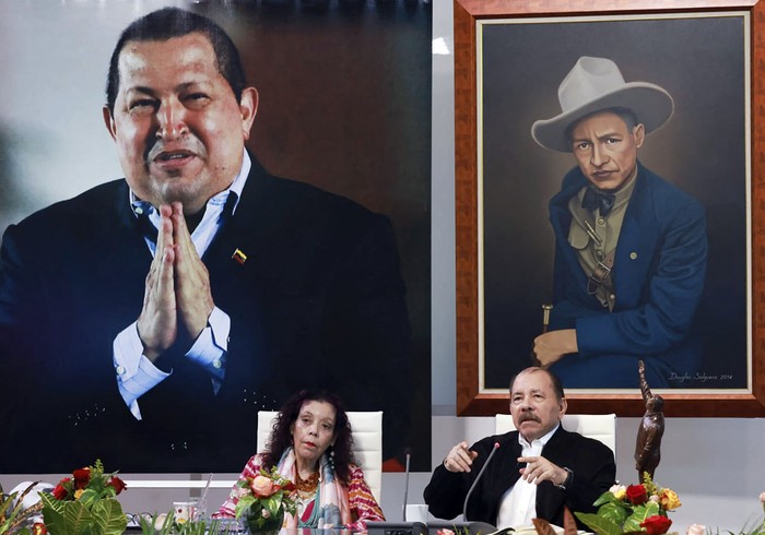 Daniel Ortega (derecha) y Rosario Murillo durante la XI Cumbre Extraordinaria del ALBA-TCP (virtual) el 26 de agosto, en Managua. · Foto: Presidencia de Nicaragua