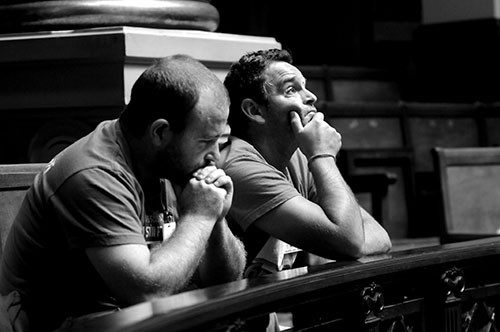 Trabajadores del SUNCA, ayer, en la Cámara de Senadores del Palacio Legislativo mientras se trataba la Ley de Responsabilidad Penal del Empleador. / Foto: Pablo Nogueira