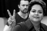 Dilma Rousseff, actual presidenta brasileña y candidata a la reelección por el del Partido de los Trabajadores, luego de votar ayer en Porto Alegre. / Foto:  Neco Varella, Efe