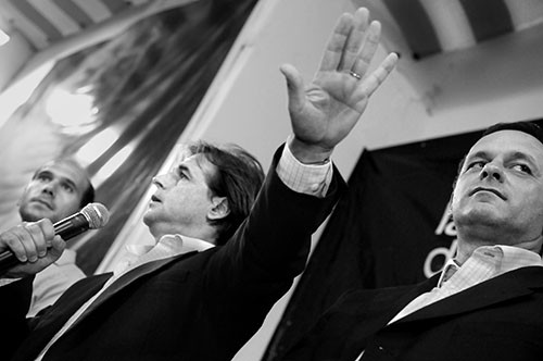 Martín Lema, Luis Lacalle Pou y Álvaro Delgado, ayer en la inauguración de la sede central de la lista 404, ubicada en Soriano y Andes, en Montevideo. /Foto:  Javier Calvelo