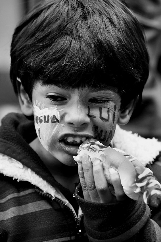 Hincha de Uruguay, el martes, en la explanada de la IM durante el encuentro entre Uruguay e Italia por el Mundial de fútbol Brasil 2014. / Foto: Pedro Rincón