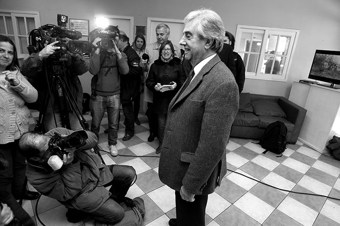 Tabaré Vázquez, ayer, al ingreso en la sede del PIT-CNT. /Foto: Pedro Rincón