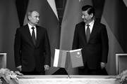 Vladímir Putin, presidente ruso, y Xi Jinping, presidente chino, durante la ceremonia de firma del acuerdo de exportación de gas ruso a China, ayer en la residencia Xinjao en Shanghái (China). / Foto:  Alexey Druzhinyn, Efe
