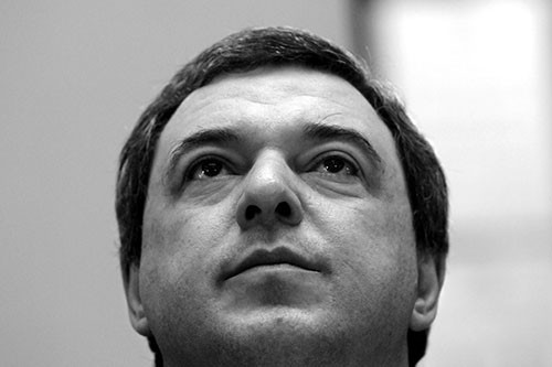 Mario Bergara, durante la ceremonia en el Ministerio de Economía, el día de su asunción como ministro. /Foto: Pablo Nogueira (archivo, 26 de diciembre de 2013)
