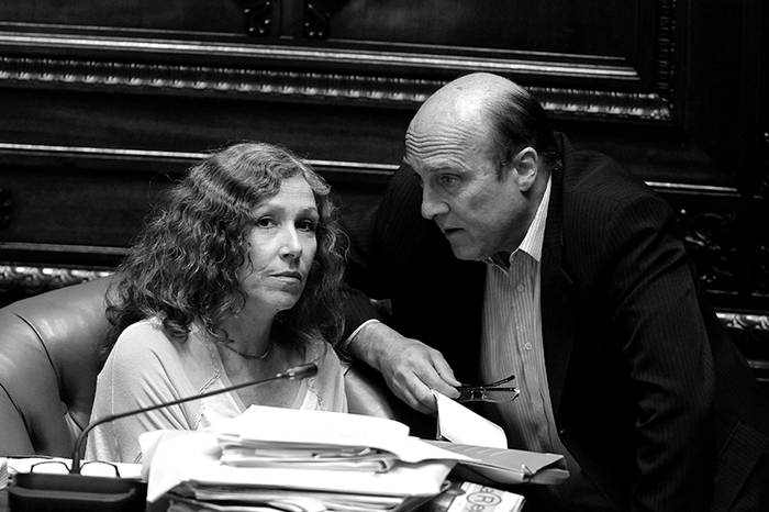 Constanza Moreira y Daniel Martínez, en la Cámara de Senadores. / Foto: Nicolás Celaya (archivo, diciembre de 2012)