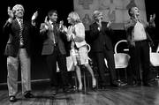 Tabaré Vázquez, Raúl Sendic, Patricia Damiani, Danilo Astori y Richard Read, ayer en la Torre de las Comunicaciones . / Foto: Sandro Pereyra