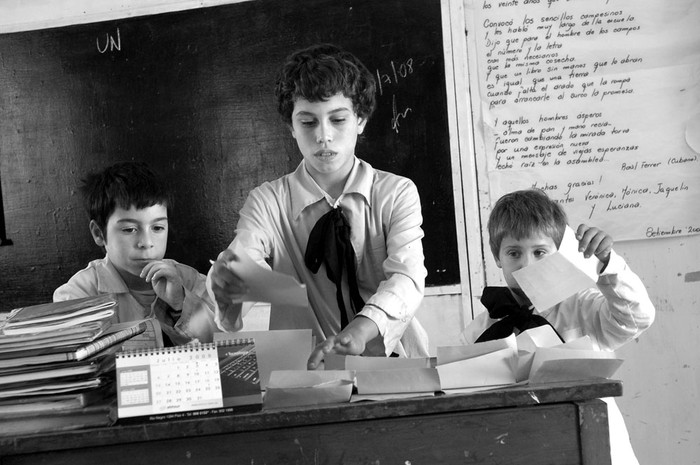 Escuela rural Nº 209, en la localidad de Cañada Grande, Canelones. Foto: Pablo Nogueira (archivo, julio de 2008)