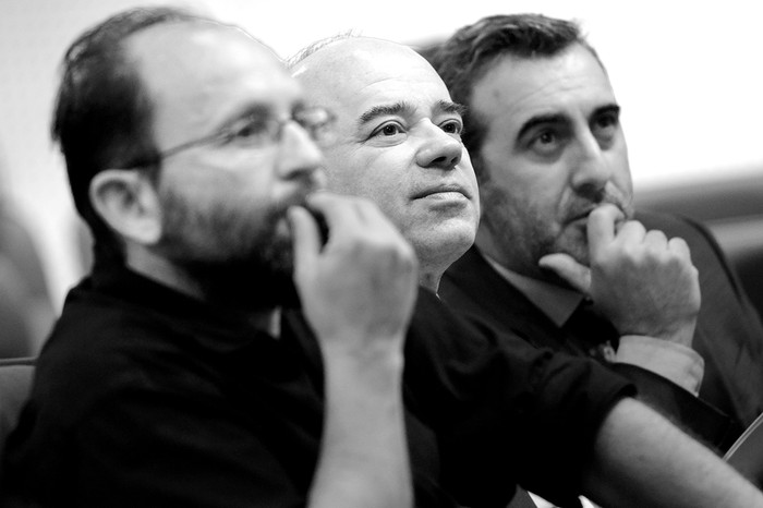 Gustavo Gómez, Roberto Caldas y Edison Lanza, ayer en la Torre Ejecutiva. Foto: Pablo Vignali