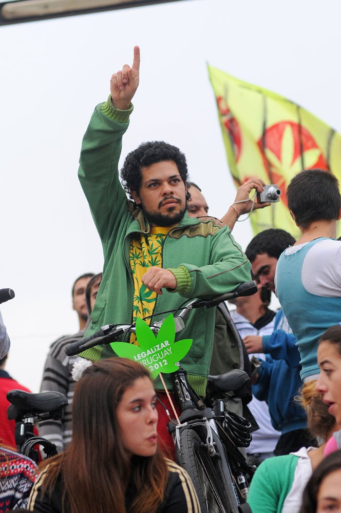 Marcha mundial por la legalización de la marihuana en Montevideo. Foto: Nicolás Celaya (archivo, mayo de 2012)