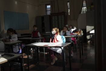Alumnos de la escuela N° 219, en Malvín (archivo, junio de 2020). · Foto: Mariana Greif