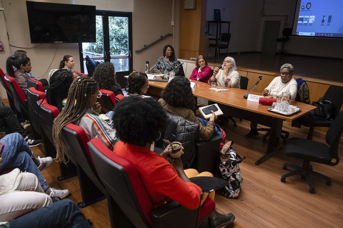 Ciclo de salud mental y racismo, En primera persona, el 28 de setiembre en la facultad de Psicología. · Foto: Mara Quintero