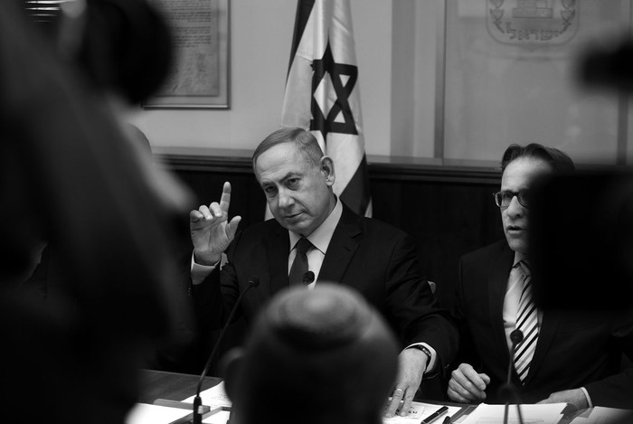 Benjamin Netanyahu preside la reunión semanal del gabinete en Jerusalén, ayer. Foto: Dan Bality, Afp