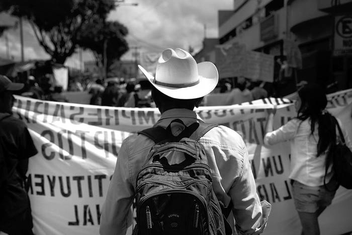 Grupos de campesinos protestan para exigir a las autoridades que aplacen los comicios generales previstos para el 6 de setiembre en Guatemala. Foto: Esteban Biba, Efe