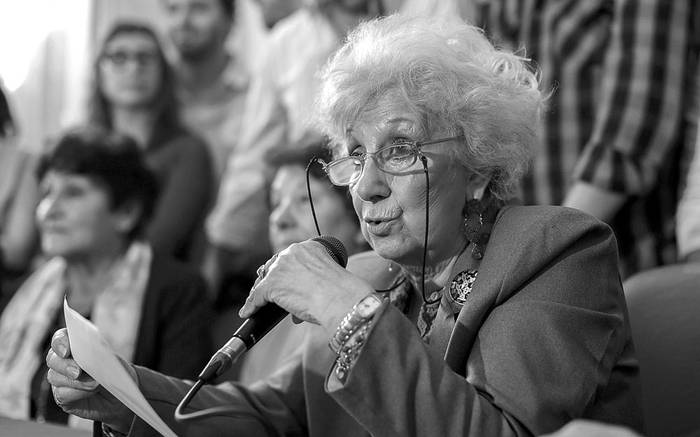 Estela de Carlotto, presidenta de Abuelas de Plaza de Mayo, en rueda de prensa, ayer en la sede de la organización en Buenos Aires. Foto: David Fernández, EFE