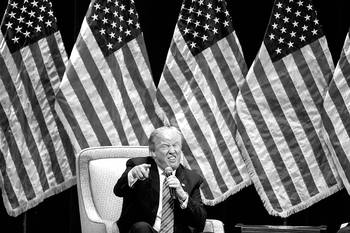 Donald Trump, candidato presidencial republicano, durante un acto de campaña en la Universidad
Lenoir-Rhyne, ayer, en Carolina del Norte. Foto: Sean Raimundo, Afp Donald Trump, candidato presidencial republicano, durante un acto de campaña en la Universidad
Lenoir-Rhyne, ayer, en Carolina del Norte. Foto: Sean Raimundo, Afp