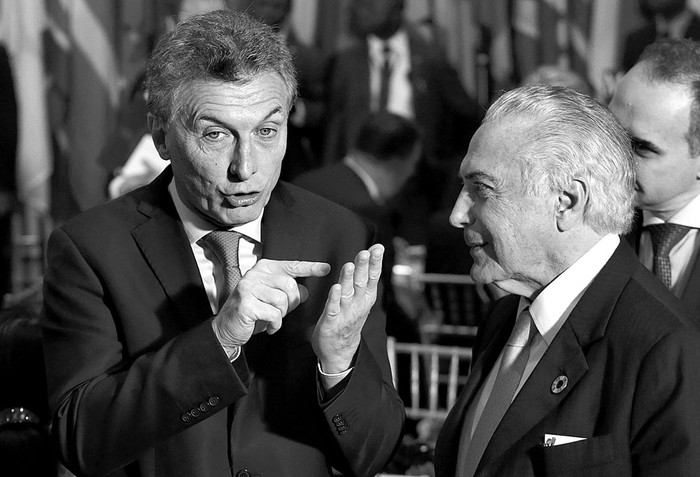 Mauricio Macri, presidente de Argentina, y Michel Temer, presidente de Brasil, durante un almuerzo en el marco de la 71ª sesión de la Asamblea General de las Naciones Unidas, ayer, en Nueva York. Foto: Lucas Jackson, AFP