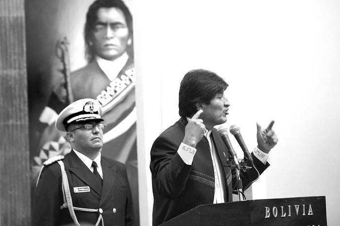 Evo Morales durante la ceremonia de toma de posesión de su nuevo gabinete, ayer, en el palacio presidencial Quemado en La Paz, Bolivia. Foto: Jorge Bernal, AFP