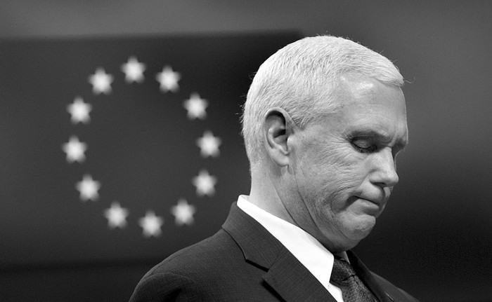 Mike Pence, vicepresidente estadounidense, durante una conferencia de prensa, ayer, en la Comisión Europea, en Bruselas. Foto: Virginia Mayo, AFP