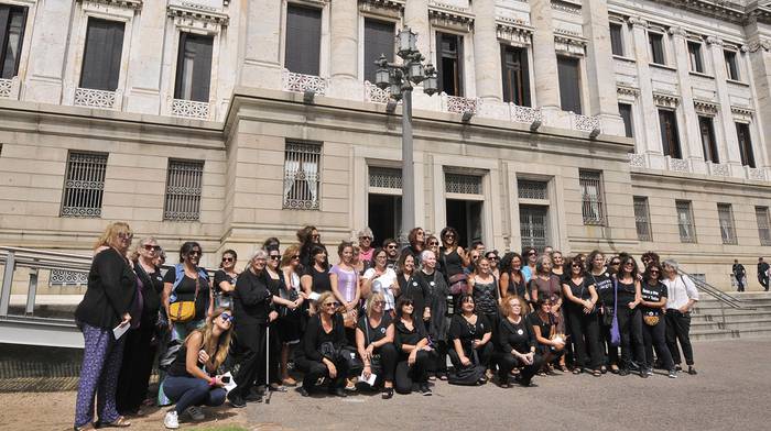 Representantes de organizaciones feministas, en el Día de la Mujer, en el Palacio Legislativo (archivo, marzo de 2017).
 · Foto: Federico Gutiérrez