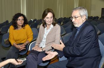 Jacqueline Ponzo, Eloísa Klasse y Juan José Dapueto, integrantes del Observatorio de Comportamientos Profesionales de la Facultad de Medicina de la Universidad de la República.
Foto: Unidad De Comunicación Institucional Del Hospital De Clínicas Jacqueline Ponzo, Eloísa Klasse y Juan José Dapueto, integrantes del Observatorio de Comportamientos Profesionales de la Facultad de Medicina de la Universidad de la República.
Foto: Unidad De Comunicación Institucional Del Hospital De Clínicas