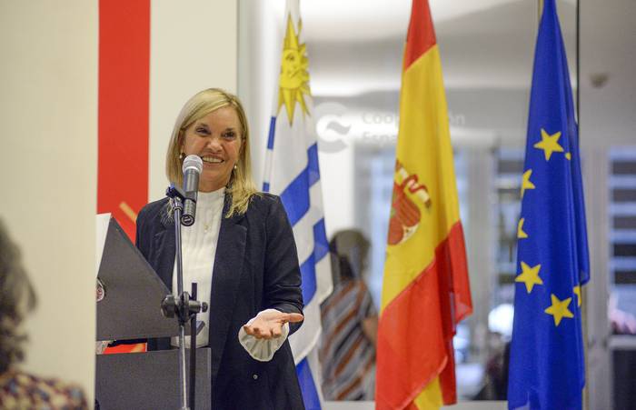 Beatriz Argimón, durante la presentación de las guías sobre estereotipos de género y derechos de las mujeres. · Foto: Alessandro Maradei