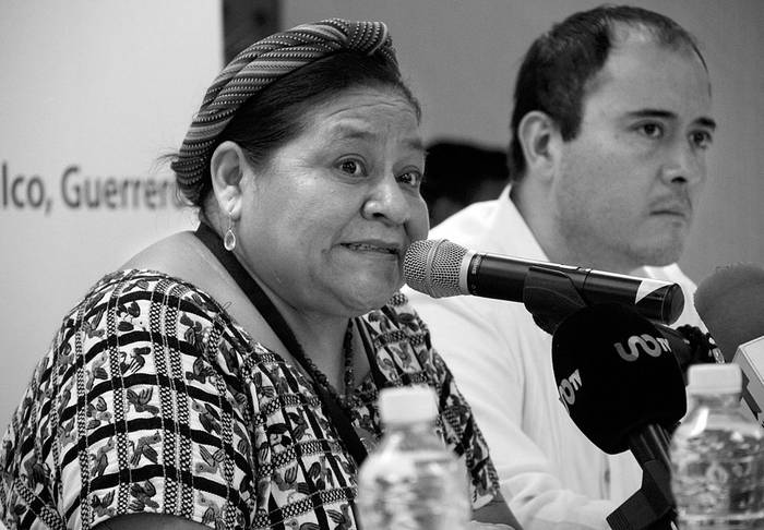 Rigoberta Menchú, premio Nobel de la Paz, en rueda de prensa, el 29 de mayo, en el puerto de Acapulco, del estado de Guerrero (México). Foto: Francisca Meza, Efe