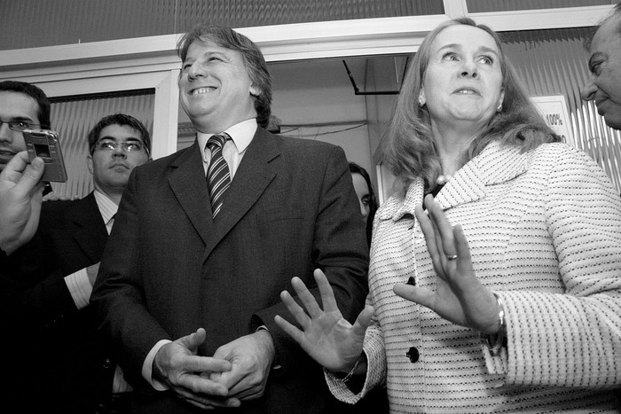Fernando Lorenzo y Pamela Cox, ayer, al finalizar la reunión que mantuvieron en el Ministerio de Economía y Finanzas · Foto: Victoria Rodríguez