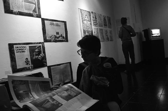 Exposición Ojo Colectivo en el subte de Montevideo. · Foto: Pablo Nogueira