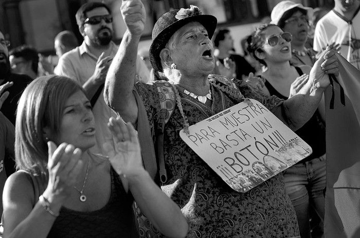 Concentración, ayer, frente al Ministerio de Defensa Nacional. Foto: Pablo Vignali
