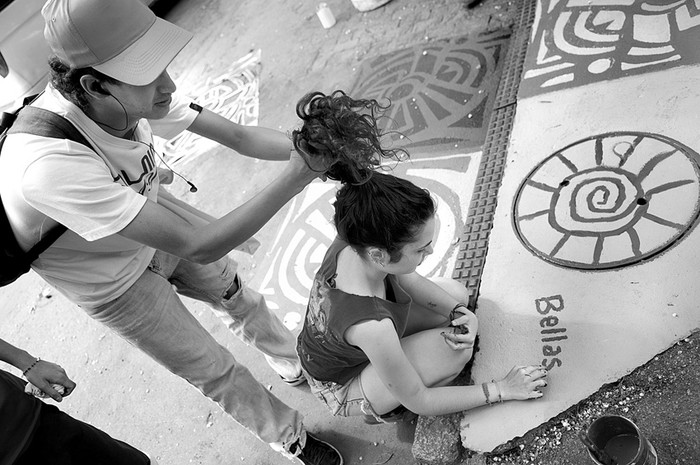 Intervención de alcantarillas de Montevideo por parte de estudiantes del Mercosur.  · Foto: Javier Calvelo
