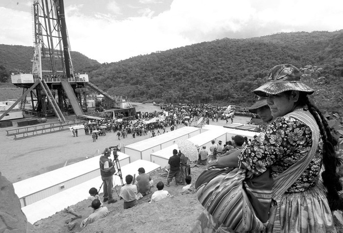 Inauguración de actividades en el pozo Lliquimuni Centro X1, en el departamento de La Paz, Bolivia. • Foto: s/d de autor, Efe