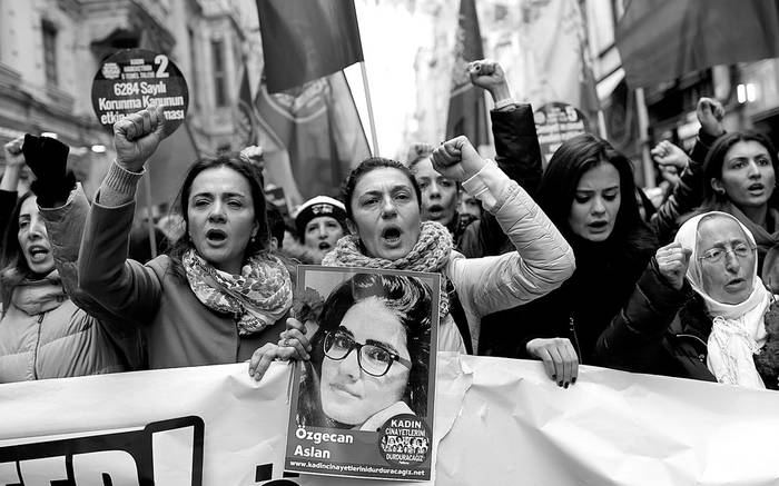 Protestas por el asesinato de Ozgecan Aslan, el 14 de febrero, en Estambul, Turquía. Foto: Sedat Suna, Efe