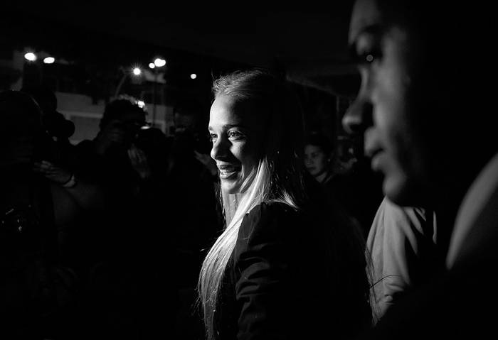 Lilian Tintori, esposa del dirigente opositor venezolano Leopoldo López, en una rueda de prensa el jueves,
en la plaza Bolívar de Chacao, en Caracas, Venezuela. Foto: Fabiola Ferrero, Efe