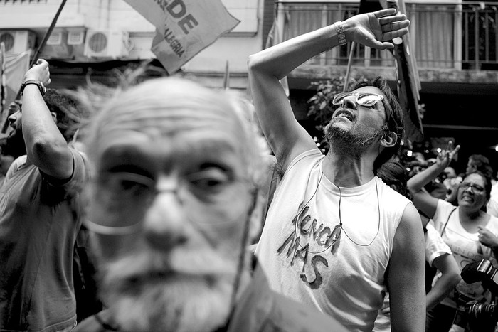 Manifestación frente a la sede de la Autoridad Federal de Servicios de Comunicación Audiovisual, ayer, en Buenos Aires. Foto: Eitan Abramovich, Afp