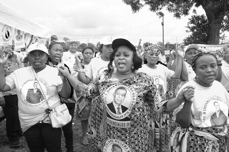 Partidarios del candidato presidencial Teodoro Obiang Nguema Mbasogo, en un acto de apoyo, en la localidad de Malabo. / Foto: s/d de autor, Afp Partidarios del candidato presidencial Teodoro Obiang Nguema Mbasogo, en un acto de apoyo, en la localidad de Malabo. / Foto: s/d de autor, Afp