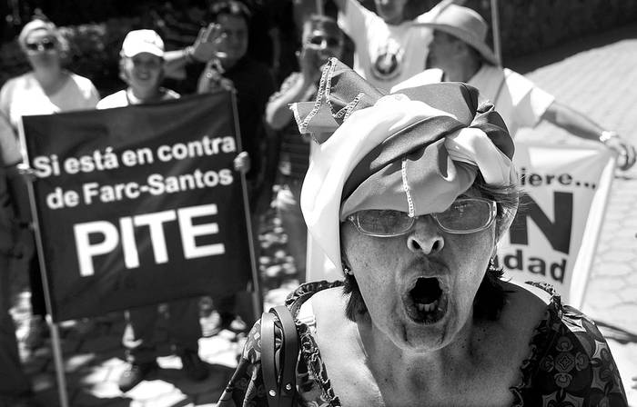 Protesta contra el gobierno durante el Foro Económico Mundial, el 16 de junio, en Medellín, Colombia. • Foto: Raúl Arboleda, Afp