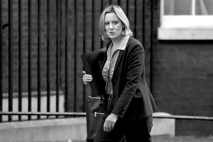 Amber Rudd, ministra del Interior británica, asiste a una reunión de gabinete, el 13 de setiembre, en Londres. Foto: Ben Stansall, AFP