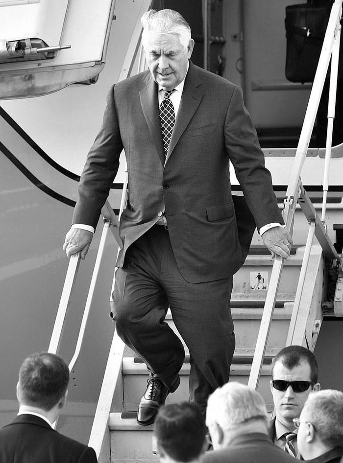 Rex Tillerson, secretario de Estado estadounidense, ayer, a su llegada al aeropuerto de Moscú, Rusia. Foto: Alexander Nemenov, AFP