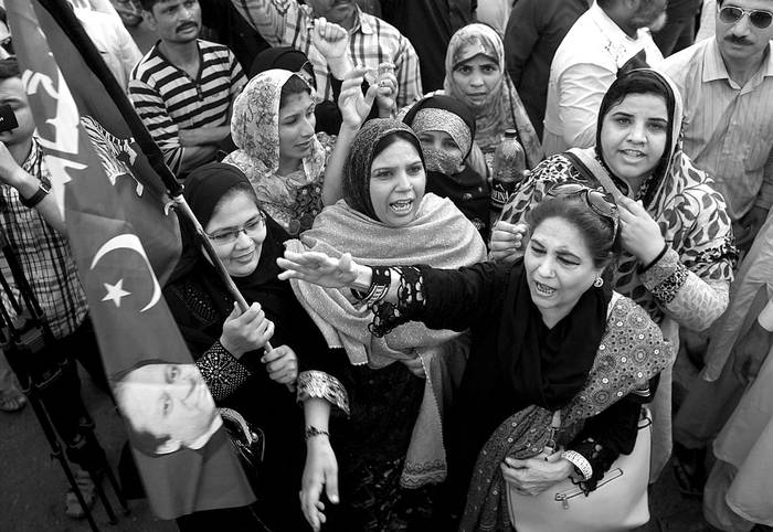 Partidarios de la Liga Musulmana de Pakistán, durante una manifestación en apoyo al primer ministro, Nawaz Sharif, el 23 de abril, en Karachi. Foto: Rizwan Tabassum, AFP