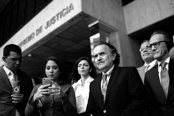 Omar Estacio, abogado del líder de la oposición Antonio Ledezma, ayer, en la Corte Suprema, en Caracas. Foto: Federico Parra, AFP