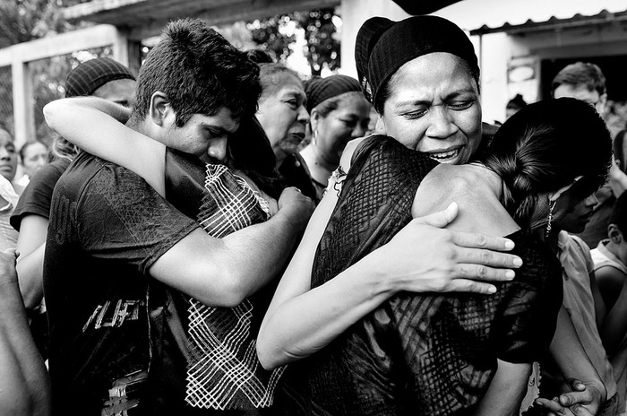 Funeral de víctimas del terremoto en la costa mexicana del océano Pacífico, ayer, en el estado de Oaxaca, México. Foto: Victoria Razo, AFP