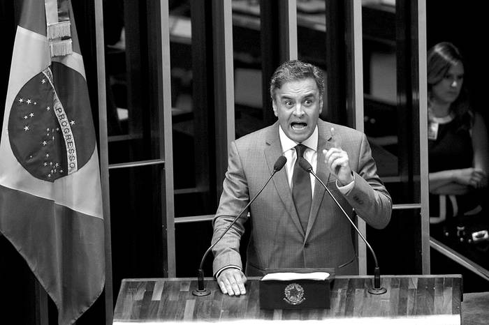 El senador Aécio Neves en el plenario del Senado brasileño. Foto: Fábio Rodrigues Pozzebom, Agência Brasil