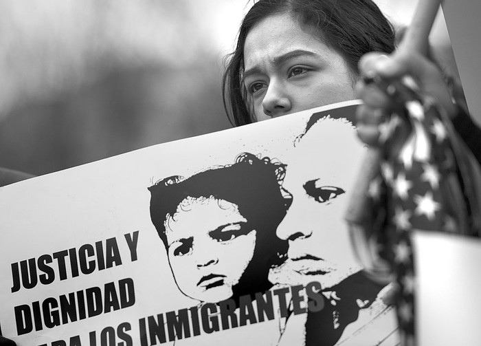 Protesta cerca de la Casa Blanca, para exigir que el Departamento de Seguridad Nacional extienda el Estatus de Protección Temporal a más de 195 salvadoreños, el lunes, en Washington. Foto: Andrew Caballero-Reynolds, AFP