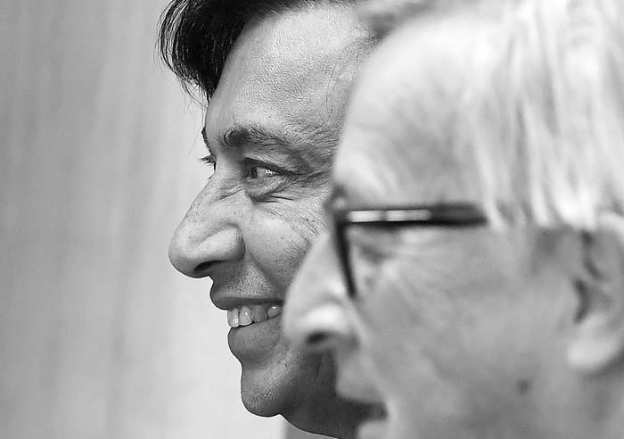 Lakshmi Mittal (i), presidente y consejero delegado de ArcelorMittal, y Jean-Claude Juncker, presidente de la Comisión Europea, ayer, en Bruselas. Foto: Emmanuel Dunand, AFP