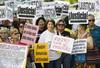 Manifestación, ayer, afuera de un tribunal en Madrid, por el juicio sobre miles de casos sospechosos de bebés robados a sus madres durante la época de Franco.
Manifestación, ayer, afuera de un tribunal en Madrid, por el juicio sobre miles de casos sospechosos de bebés robados a sus madres durante la época de Franco.