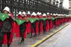 Activistas a favor de la legalización del aborto disfrazadas de personajes de la novela distópica El cuento de la criada, de la autora canadiense Margaret Atwood, frente al Congreso Nacional en Buenos Aires, el 25 de julio. Activistas a favor de la legalización del aborto disfrazadas de personajes de la novela distópica El cuento de la criada, de la autora canadiense Margaret Atwood, frente al Congreso Nacional en Buenos Aires, el 25 de julio.