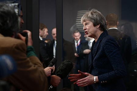 Theresa May, primera ministra británica, en rueda de prensa, después de las conversaciones sobre el brexit en la sede de la Unión Europea, en Bruselas, el 24 de noviembre.
· Foto: Philippe Lopez, AFP Theresa May, primera ministra británica, en rueda de prensa, después de las conversaciones sobre el brexit en la sede de la Unión Europea, en Bruselas, el 24 de noviembre.
· Foto: Philippe Lopez, AFP