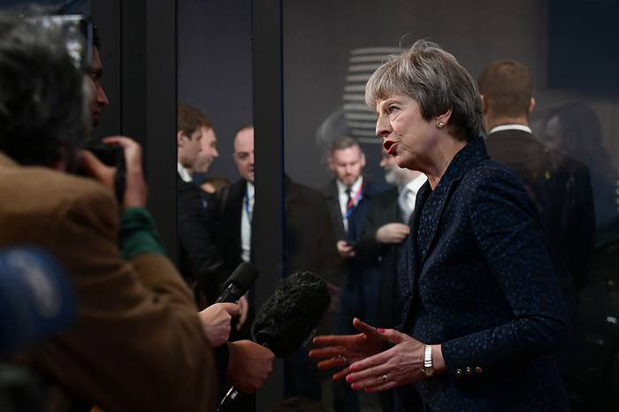 Theresa May, primera ministra británica, en rueda de prensa, después de las conversaciones sobre el brexit en la sede de la Unión Europea, en Bruselas, el 24 de noviembre.
 · Foto: Philippe Lopez, AFP