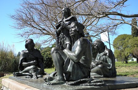 Monumento a los charrúas, en el Prado. Monumento a los charrúas, en el Prado.